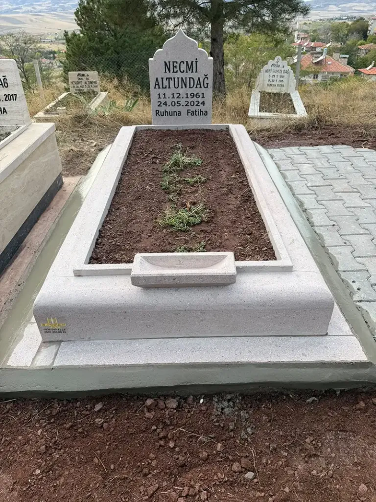 Andezit-Blok-Mezar-Ankara-2
