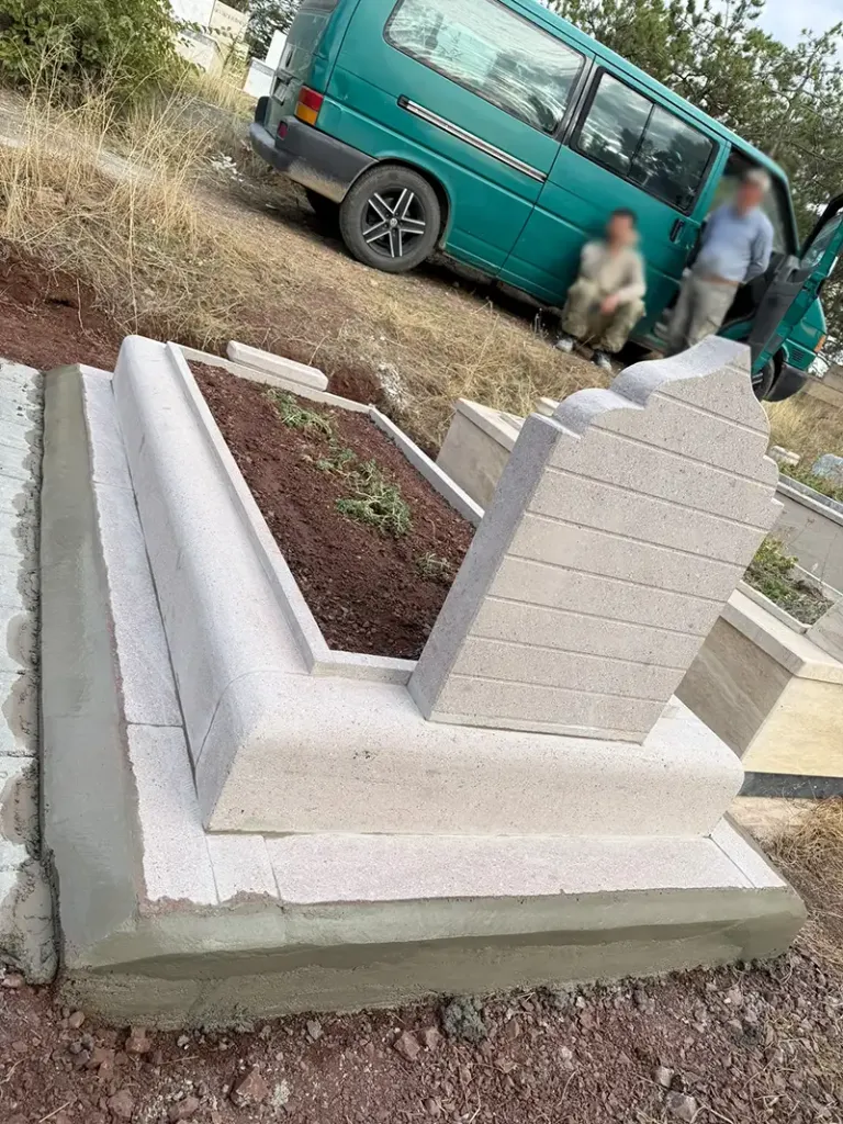 Andezit-Blok-Mezar-Ankara-4